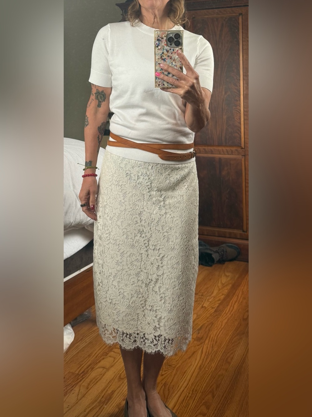 Banana Republic Ivory Floral Lace Pencil Skirt Size 6 | Lined Scallop Hem